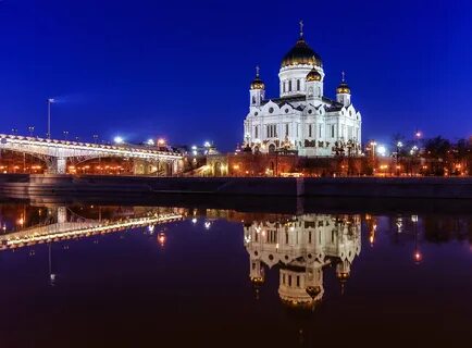 Церковь вечером