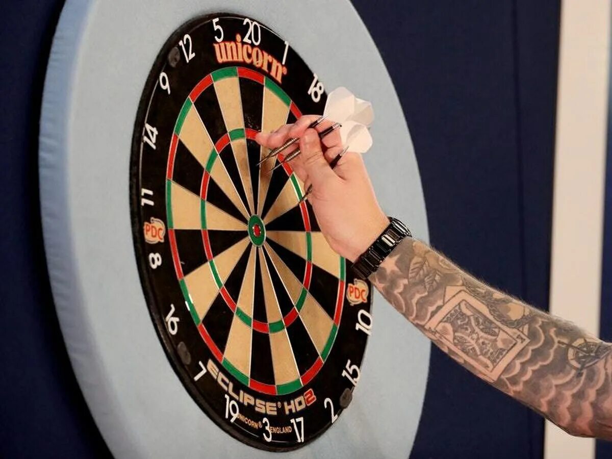 Dart world. Pdc дартс. дартс промах. бросок дартс. dart стрим.