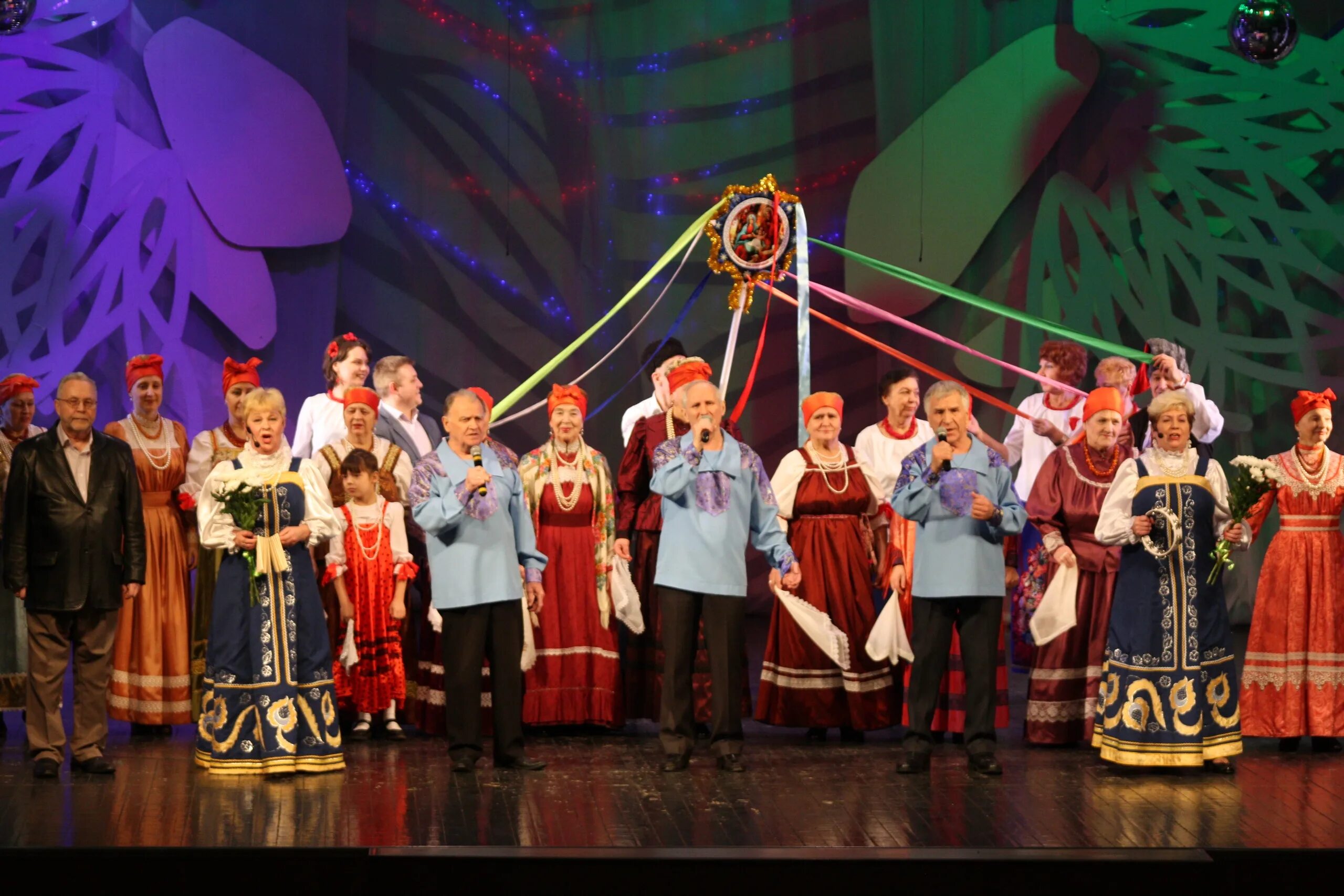 Ансамбль земляки. Концерт сегодня архангельск 24. Ансамбль архангельска. Группа колесо в архангельске. Хор сиверко архангельск.