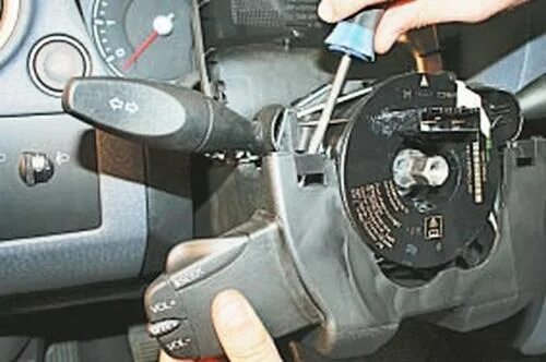 Как снять подрулевой кожух форд фокус 3 Replacing paddle shifters (Electrical equipment / Lighting and signaling / Ford