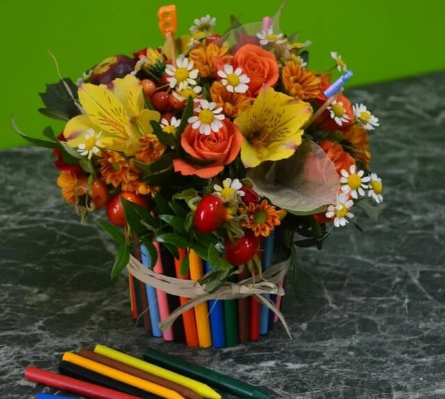 Pin by YM PeacefulJasmine on Beautiful Roses Flower box gift, Book centerpieces,