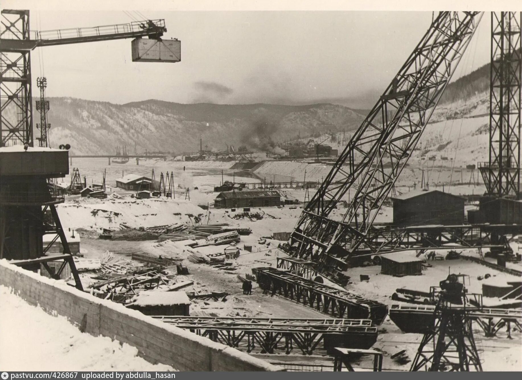 Красноярская гэс: великая комсомольская стройка!. Велимамедов тверь следователь. Новый год в красноярске 1963 фото. Жд вокзал красноярск 2022г. Фото вальдманн карл фрицевич.