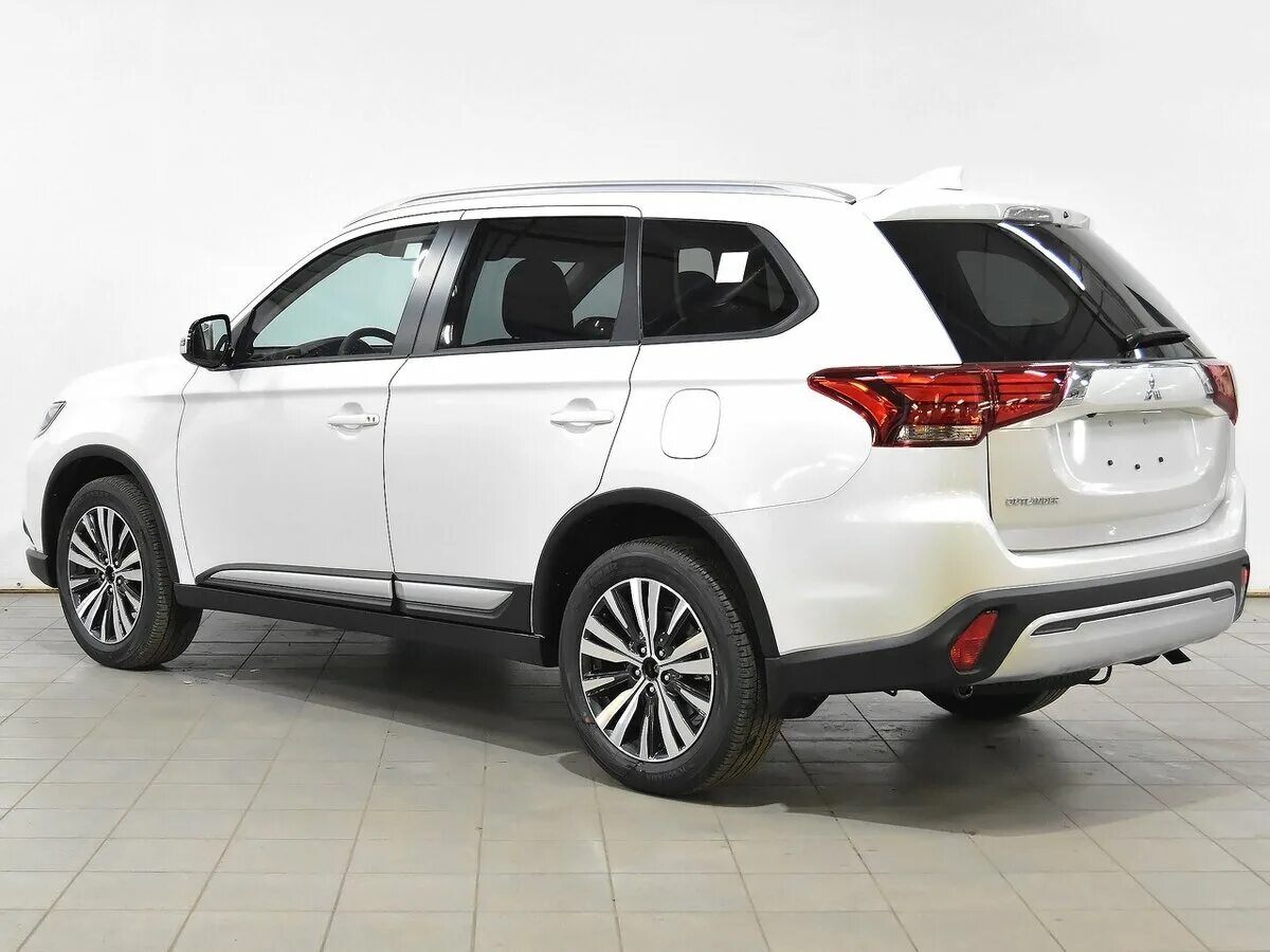Mitsubishi outlander 2022. 5. мицубиси аутлендер 2019. митсубиси аутлендер 2022 отзывы. новый аутлендер 2022.