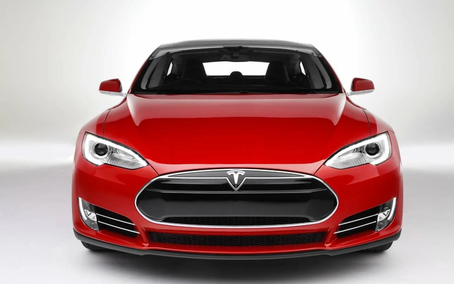 Автомобиль s. Лучший электромобиль Tesla model s Signature Perfomance. Тесла модель s Signature. Tesla model s Front. Электромобиль красный Тесла.
