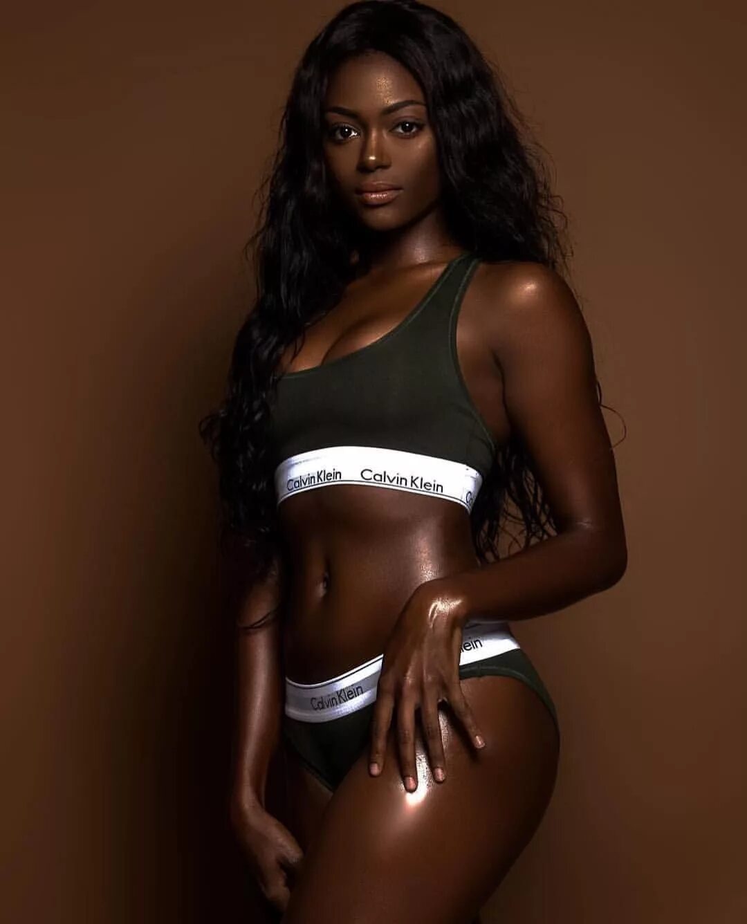 Onlyfans ebony. Эбони герлз. Эбони вэгулэнс.