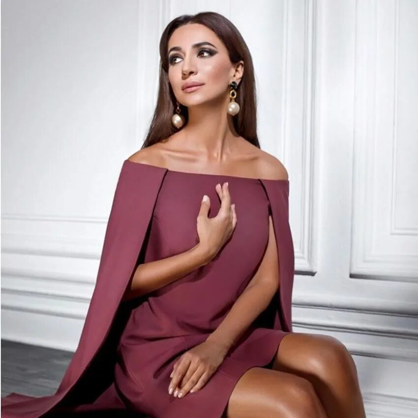 Заро. Зара в полный рост. Заро. Зара певица. Заро.