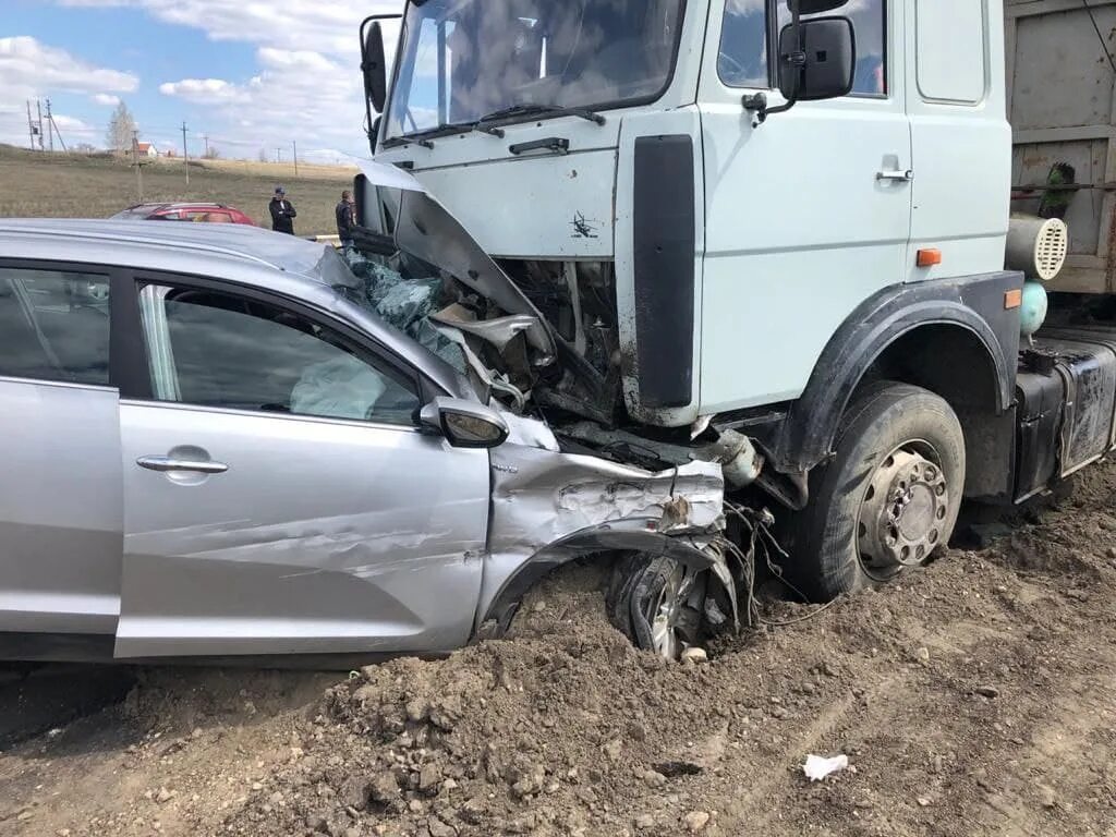 Дтп на саратовской трассе. Дтп саратовская область. Дтп на саратовской трассе. Дтп на трассе сызрань волгоград. Дтп на саратовской трассе.