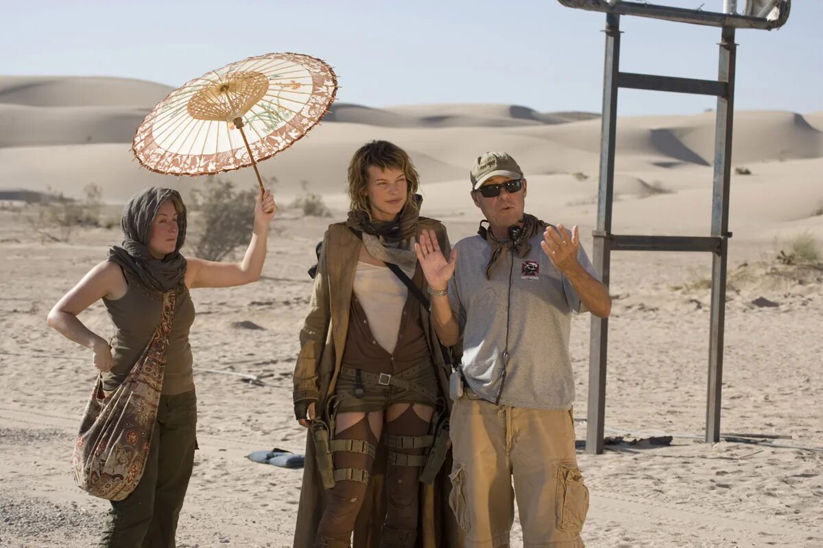 Сериал зло 1 сезон. Зло сериал 2020. Зла 3 дата выхода. ) evil. Обитель зла 3 фильм 2007 актёры.