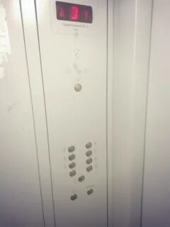 Покажи застрял лифт