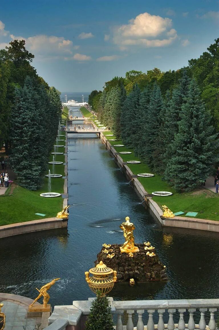 Места в санкт петербурге которые стоит посетить. Санкт-петербург. петергоф. петергоф весной. петергоф лето.