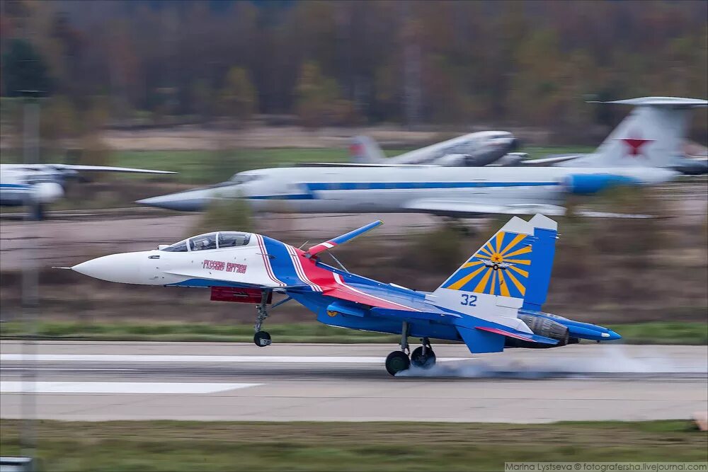 Су-27 пилотажная группа "русские витязи. Су 30 витязь. Русские витязи самолеты су-27. Витязь какие самолеты. Витязь какие самолеты.