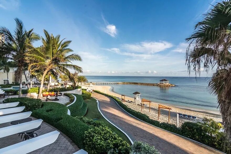 Пляж в заливе бонджуклу. New bay. Нью бэй. New bay. Новая зеландия северный остров.