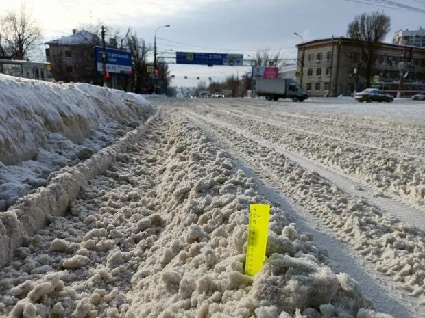 Гололед волгоград. Будет ли снег в волгограде 2025. Когда будет снег в волгограде. Снегопад в городе. Снежная дорога.