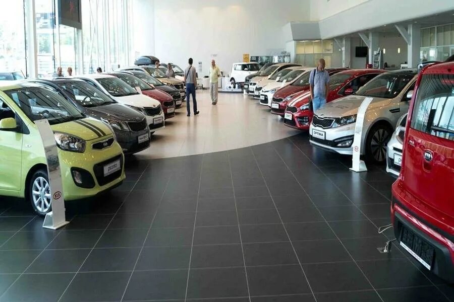 Автосалон быв. Новые автомобили автосалон. Дилерский центр автоваз ростове на западном. Автосалон иномарок. Автосалон внутри.