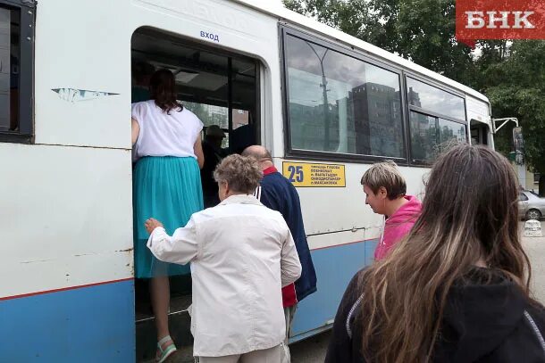 Автобусы сыктывкар максаковка. Автобус 25 максаковка сыктывкар. 11 bus route сыктывкар. англичанские автобусы. сыктывкар дтп школьная автобус краснозатонский.