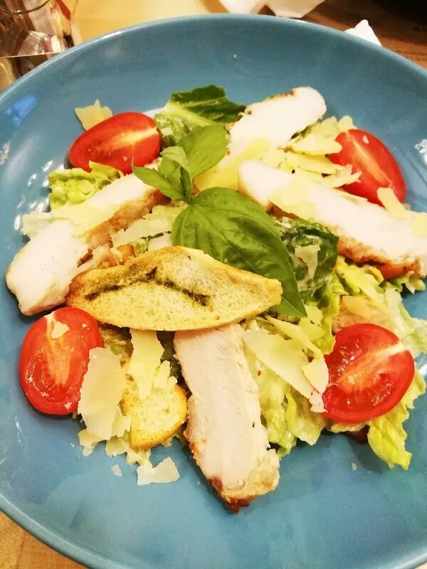 Яичница в кафе. Омлет багет новгород. Кафе багет омлет. Кафе омлет багет великий новгород. Столовая пекарня.