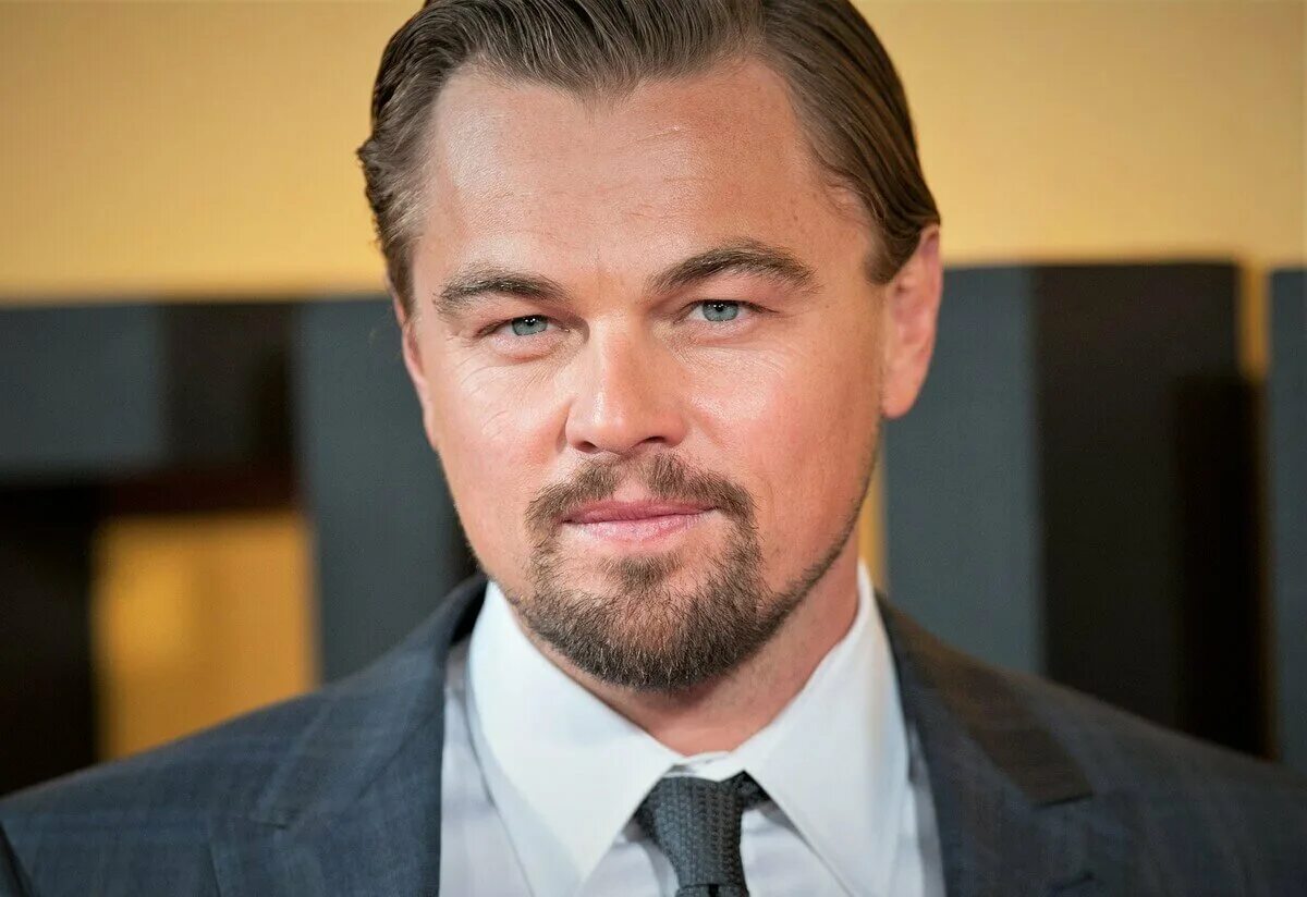 Стрижка бороды эспаньолка. Козлиная борода. Эспаньелка. Эспаньелка. Брэд питт 2023.