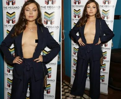 Wardrobe malfunction : nsfw