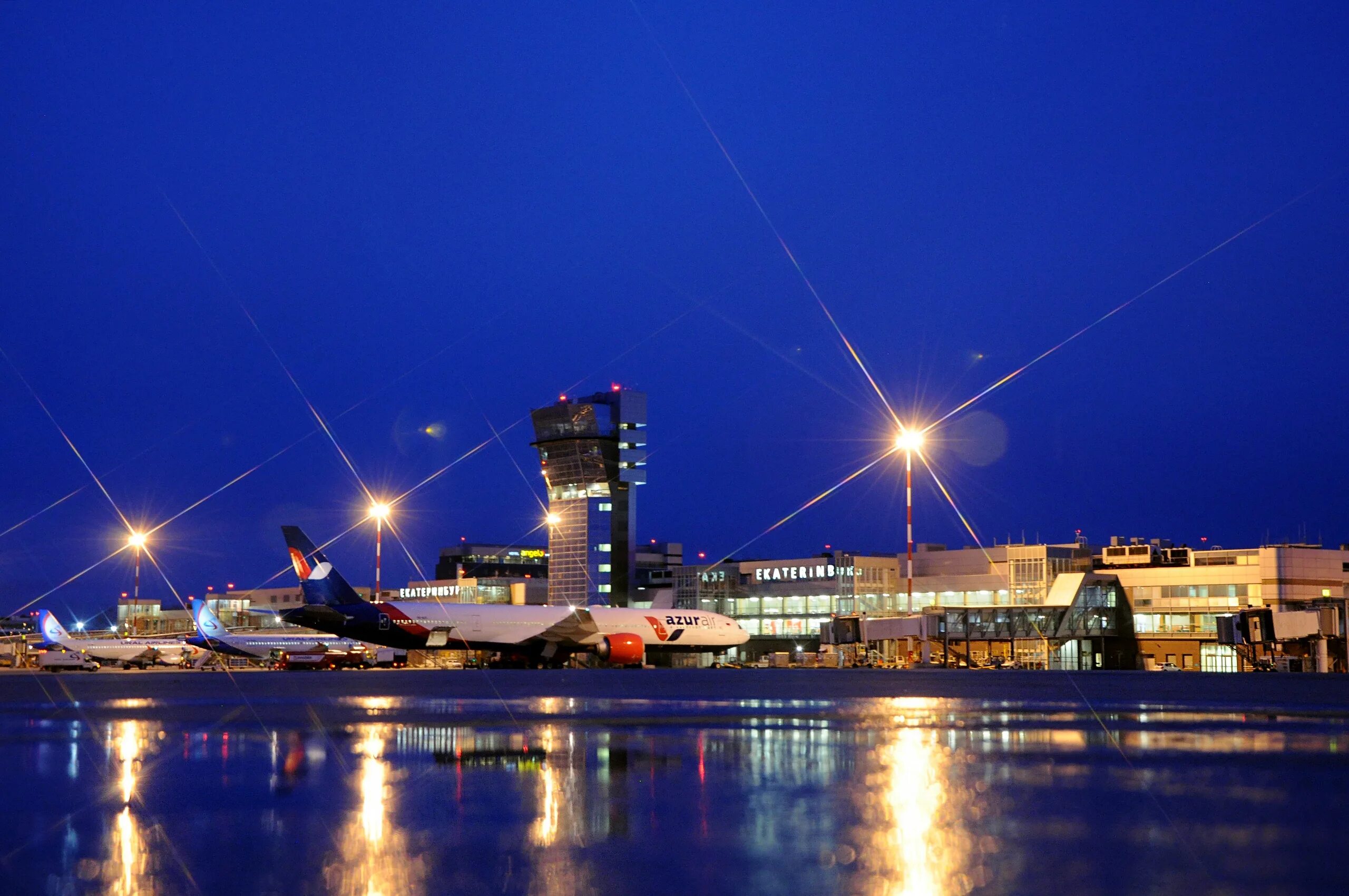 Лети екб. Atr 72-500 в ханты-мансийске. Лети екб. Аэропорт кольцова екатеринбург. Лети екб.