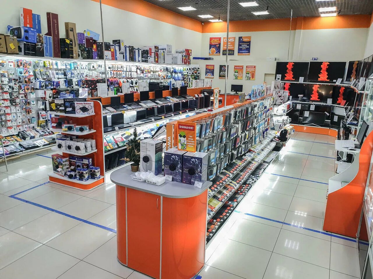 посeлок октябрьский белгородской обл магазин электроники. днс щорса 64 белгород. магазин dns белгород. днс белгородская область. губкин космонавтов 10.