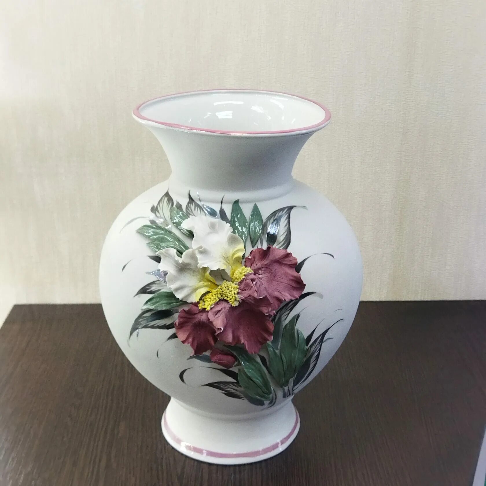 Кисловодские вазы. Кисловодские вазы. Ваза кисловодский фарфор феникс. Кисловодский фарфоровый завод феникс. Кисловодские вазы.