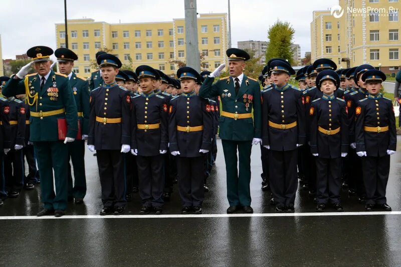 Президентский кадетский корпус Тюмень. Кемеровское кадетское училище Кемерово. Кадеты ТПКУ. Кемеровское кадетское училище форма.