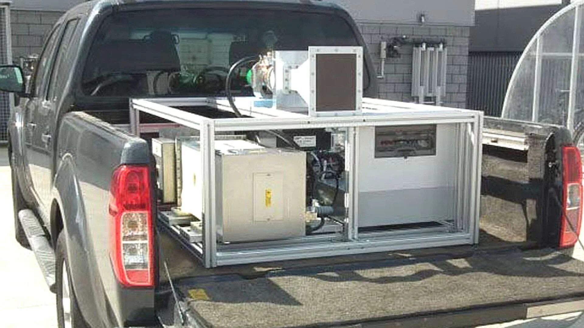 Safe stop. Safe stop. Stop safely now перевод на русский. Стоп буллинг в школе. Steering lock malfunc make a safe stop contact saab dealer.