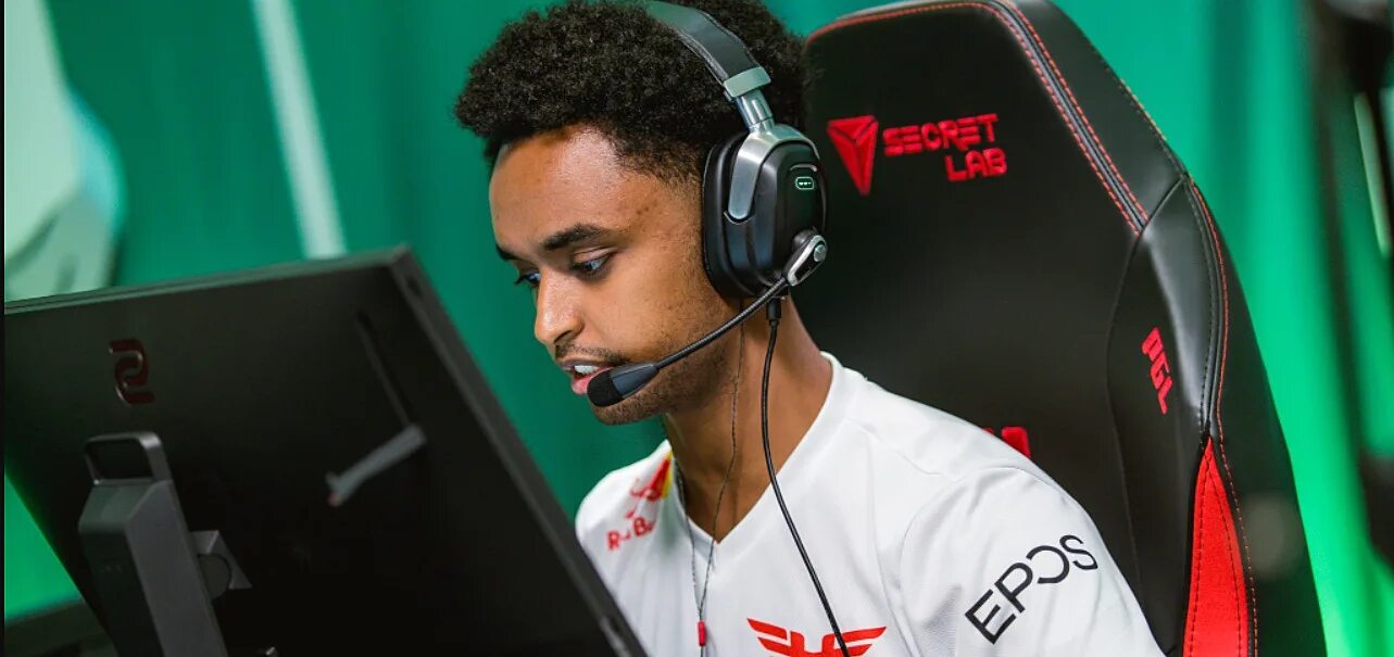 Major copenhagen 2025 rmr b. Киберспортсмен. игрок. pgl major antwerp 2025 наушники. zyphon cs go.