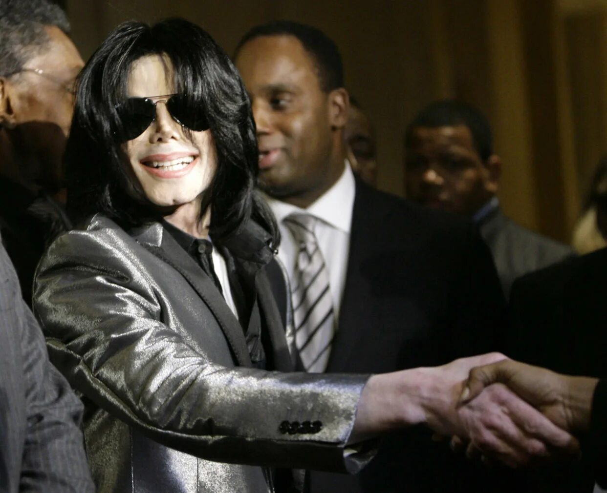 Michael jackson 2003. Michael jackson 2003. Близкий друг майкла джексона. Michael jackson 2003. Mark lester.