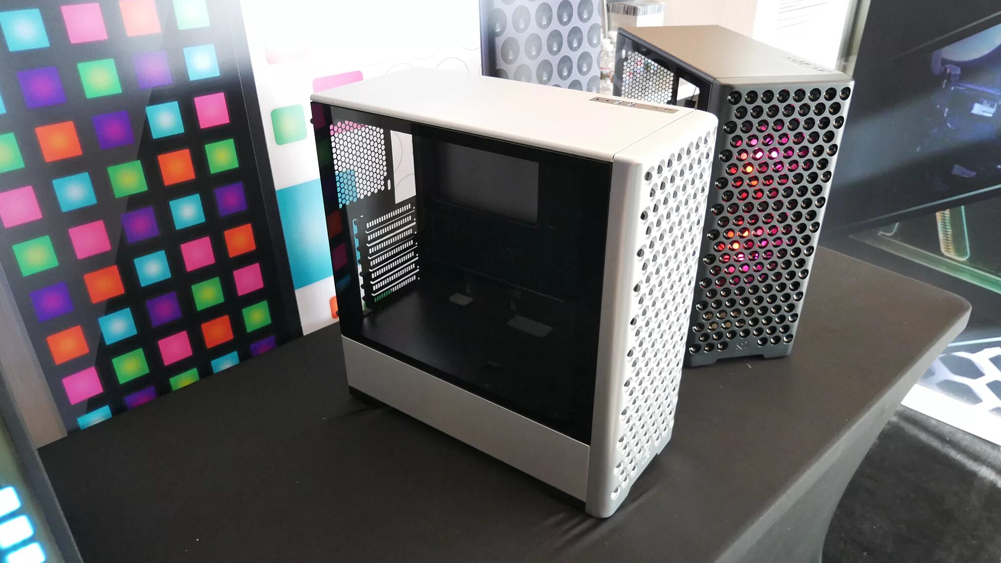 Лучший пк 2025. Prime 2025 корпус пк. пк корпус metallicgear neocube. современный пк 2025. phanteks neon lian li.