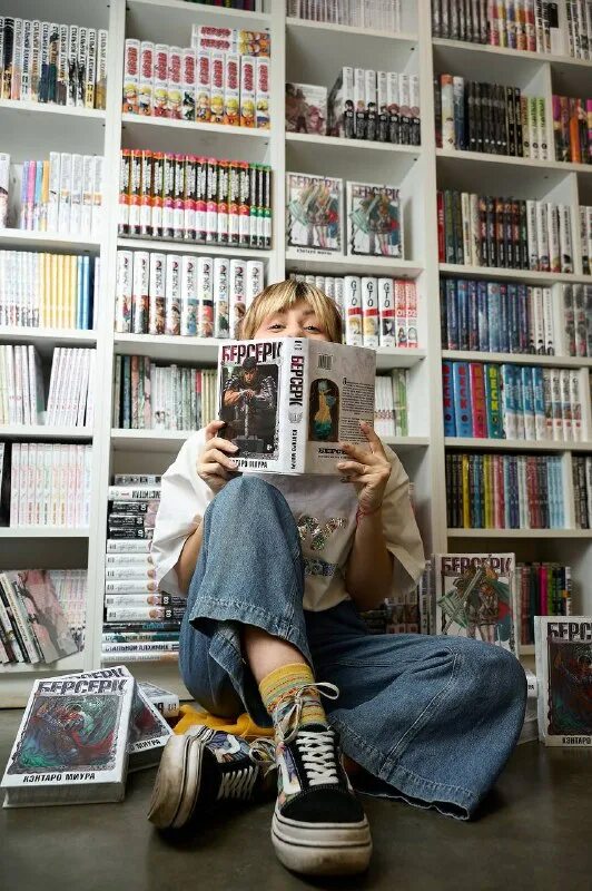 магазин комиксов.