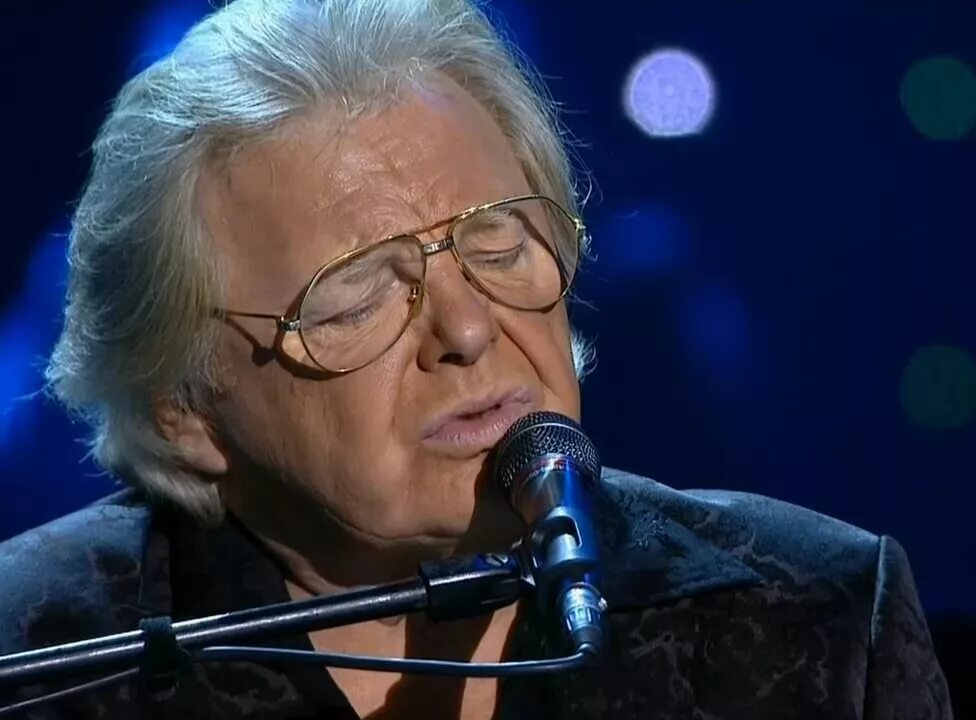 Юрий антонов. Юрий лаврушин певец биография. Юрий антонов в молодости. Антонов 1981. Евгений мартынов.