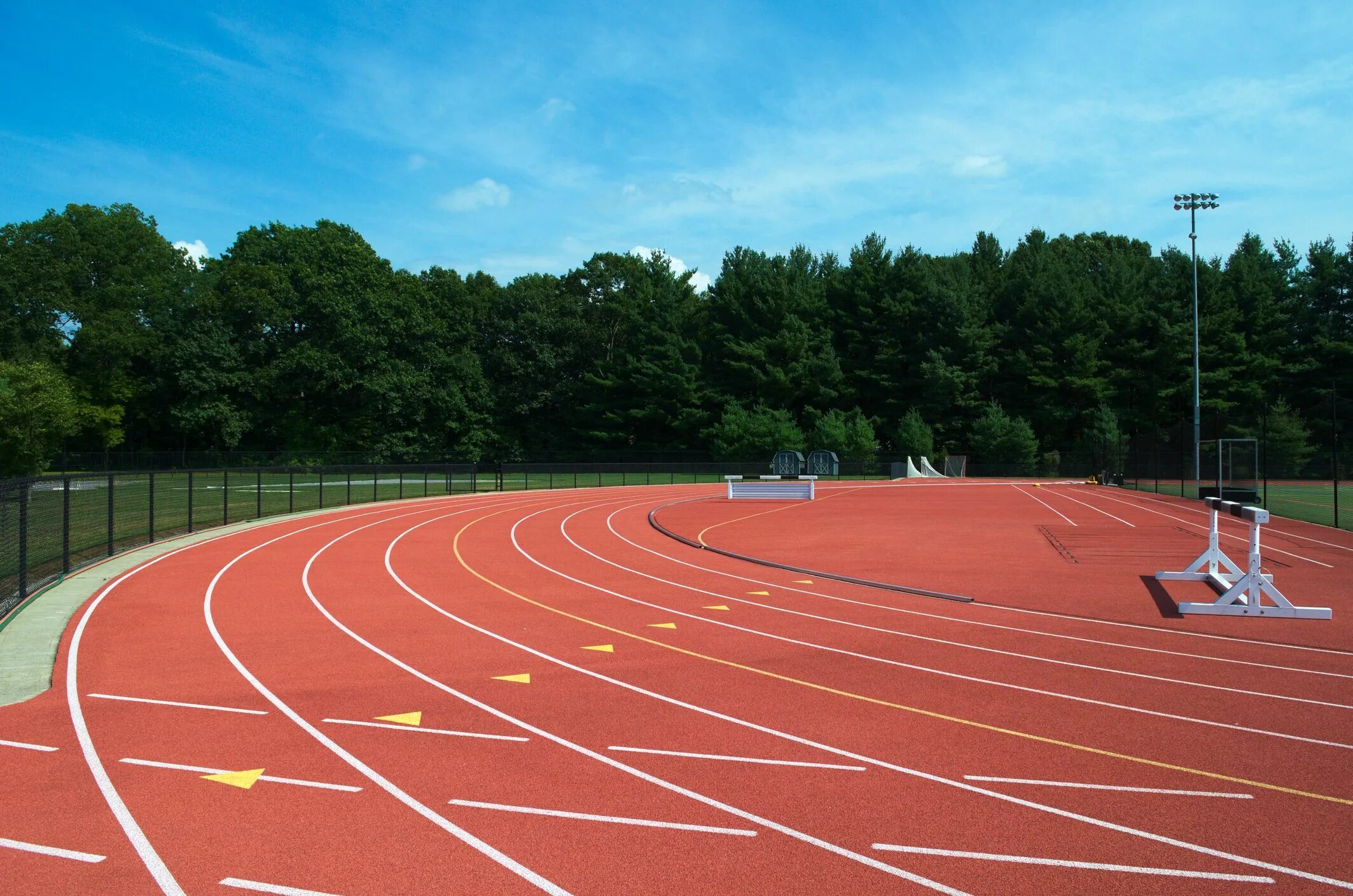 Running area. Беговая дорожка (лёгкая атлетика). Легкоатлетический стадион Беговая зона. Дорожка для бега. Беговая дорожка на стадионе.