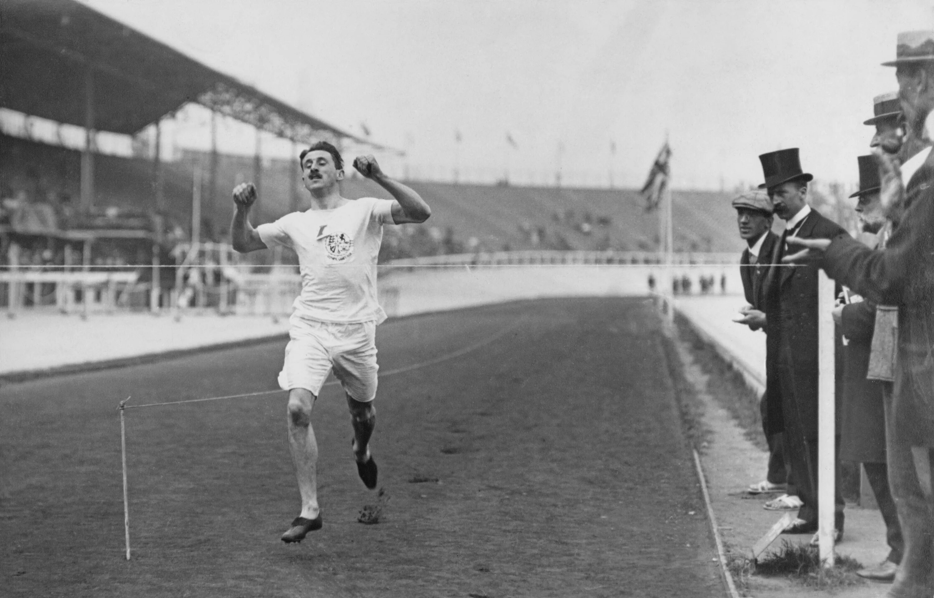 Олимпийские игры 1908 года в Лондоне. Игры IV олимпиады 1908 года в Лондоне. Уиндхем Холсуэлл.