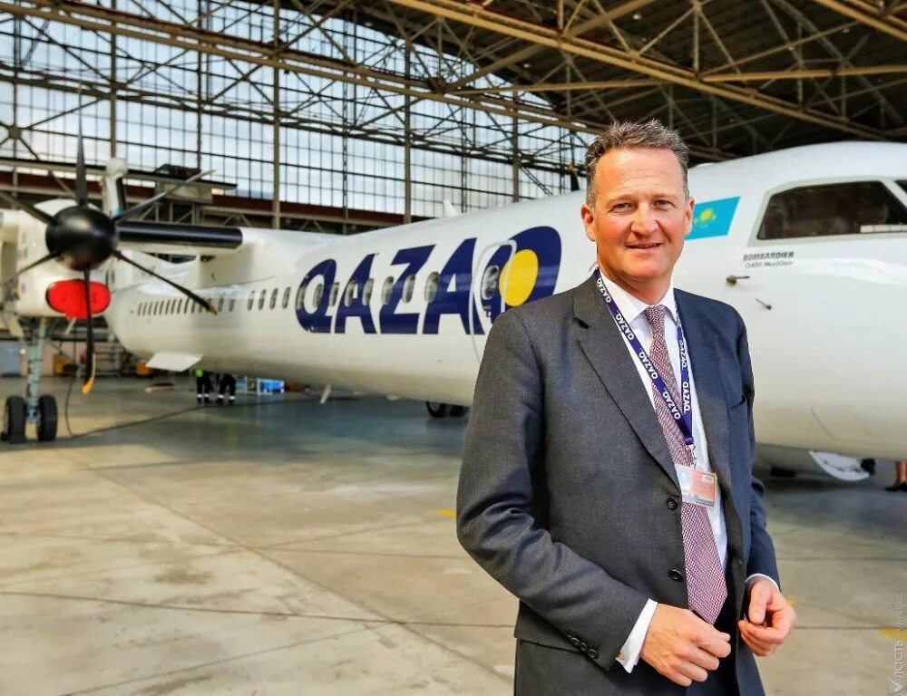 Авиакомпания qazaq. Qazaq air. казах эйр самолеты. авиакомпания казак эйр.