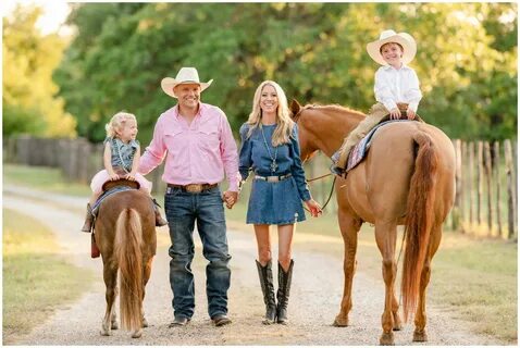 Cowboy Family Pictures, Western Family Photos, Country Couple Pictures, Spr...