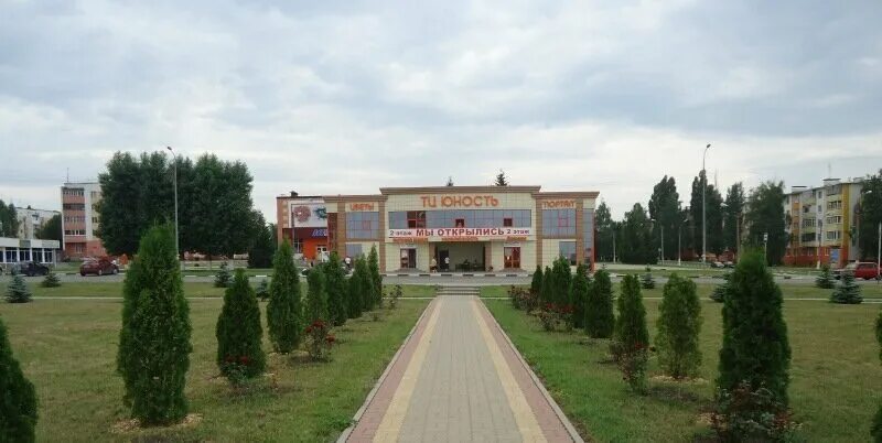 Строитель белгородская область площадь. Город строитель белгородская обл. Дк звездный строитель белгородская область. Строителей, 5 фото. Город строитель площадь.