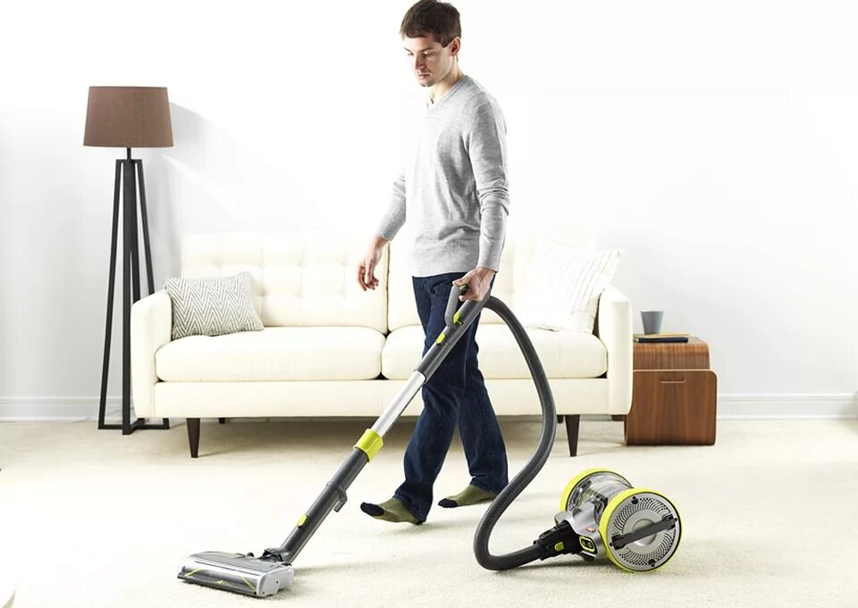 Vacuum Cleaner k11. Intelligent Vacuum Cleaner t-clean mk500s. Мужчина с пылесосом. Мужчина пылесосит. Пылесос не делает влажную уборку