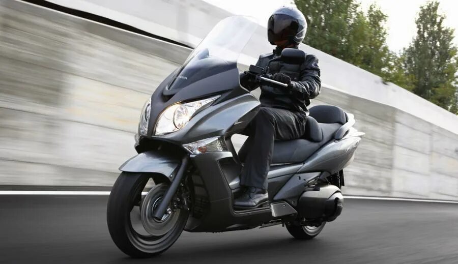 Сильвер 400. Honda silver wing 600 gt кофр. honda fjs400. сильвер винг 600 с пассажиром. honda fjs 400 sw t двигатель.