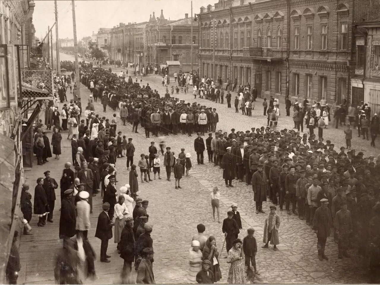 Название улиц до революции и после революции. Тюмень 1917 год. Тюмень 1930 год. Тюмень 20 век. Революционная Тюмень в 1917 году.