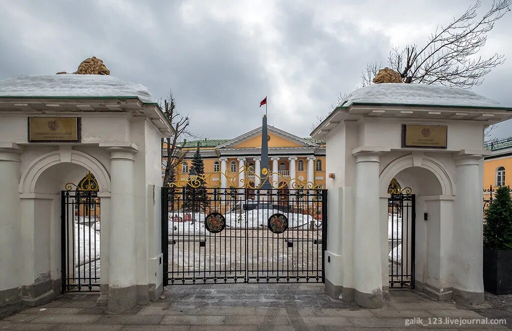 Москва ул армянская. Армянский переулок москва. дом лазаревых в армянском переулке. армянский переулок фото. армянский переулок улица в москве.
