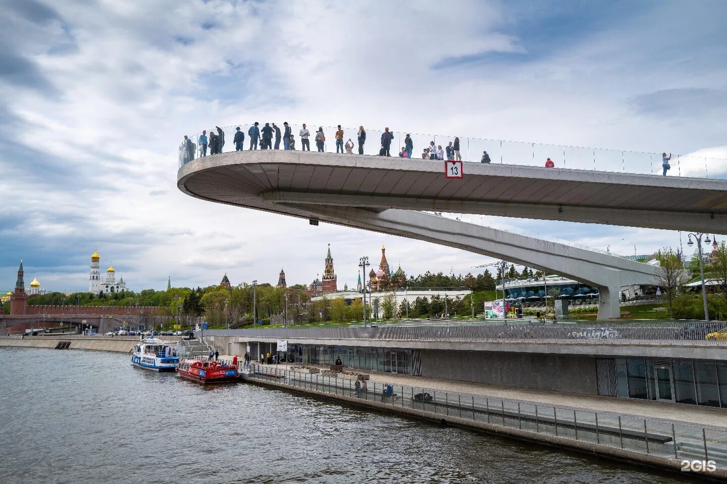летящий мост парк зарядье москва. парящий мост в москве в парке зарядье. парящий мост в зарядье. парящий мост в москве в парке. парящий мост в парке зарядье.