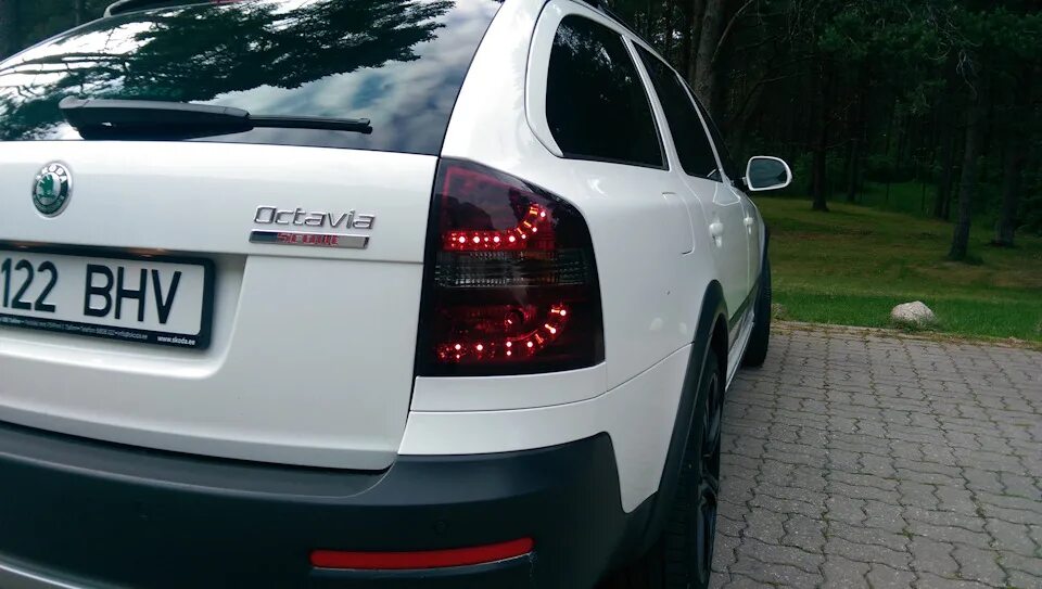Led octavia a5. Диодные фонари octavia a5 fl combi.