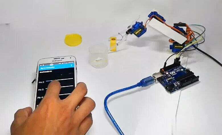 Беспроводное управление роботом 8 класс технология. Ардуино нано роботизированная рука. Ардуино робот смартфон. Роботы ардуино проекты. Робот рука на ардуино.