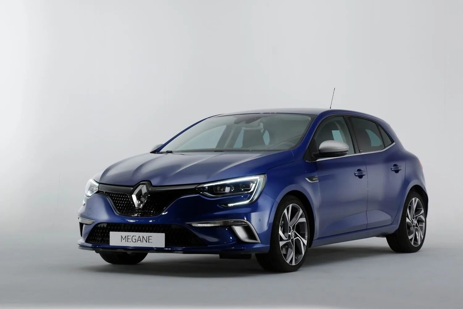 Робот меган 4. Рено меган 2025. renault megane 4. renault megane 4 2016. рено меган 4 2025.
