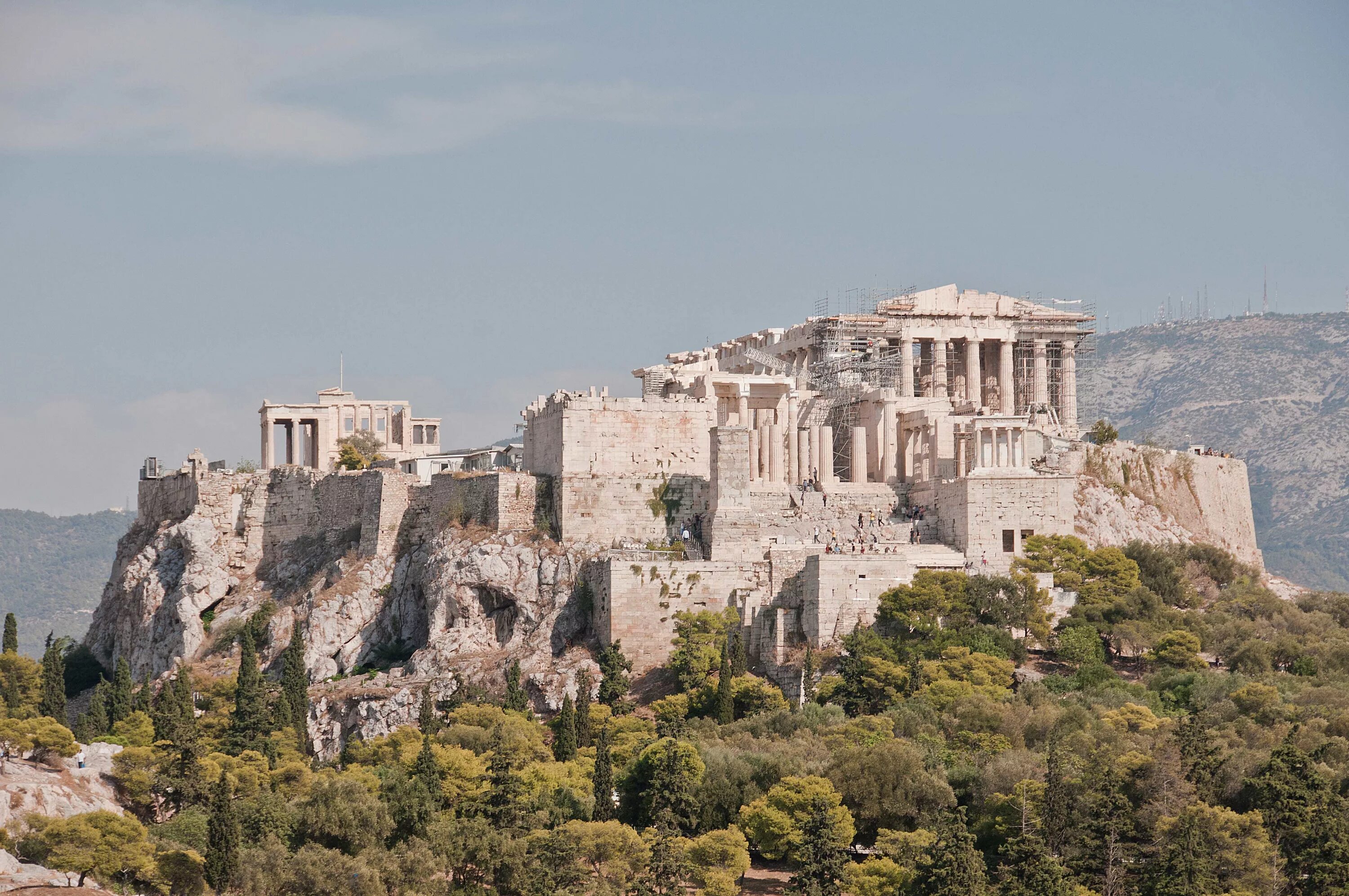 Акрополь в Афинах. Греция крепость Акрополь. Холм Акрополь в древней Греции. Акрополь Афины Греция век. Создание афин