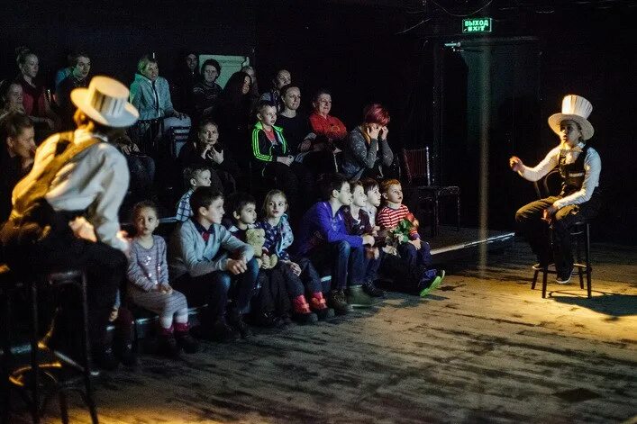 Театр муха ростов на дону. Театр муха ростов на дону. Деская опера муза цоякотуха. Ростовский государственный театр кукол имени в. Театр муха ростов на дону.