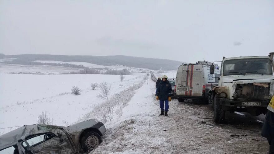 Дороги красный яр. Дорога на красный Яр Самарская область. Самарская область красный Яр ДТП. Авария в Красном Яре Самарской области. Авария на дороге красный Яр.