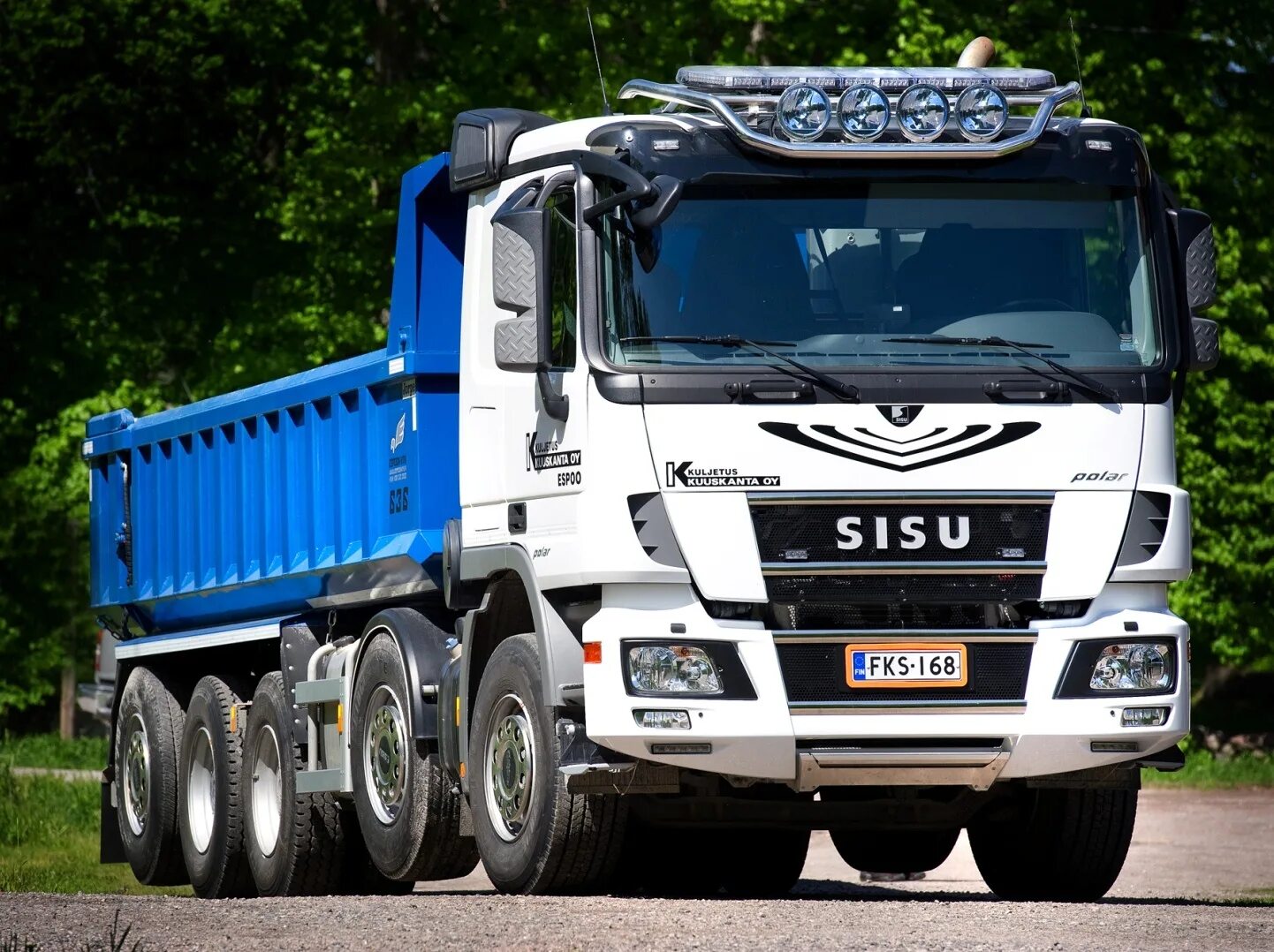 Грузовик страны производители. Финские Грузовики sisu. Sisu r500 грузовик. Sisu самосвал 8x8. Sisu тягач 2021.