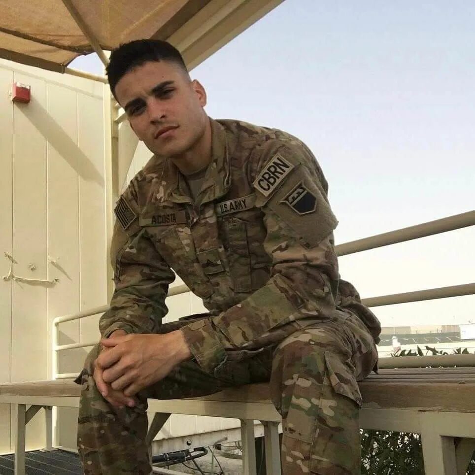 Мускулистые мужчины военные. Парни в военной форме. Красивые военные мужчины. Army guy. Парни в военной форме.